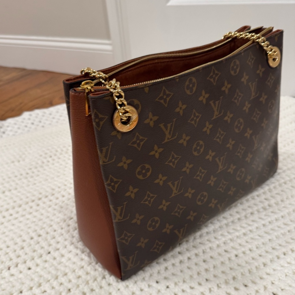 Louis Vuitton Monogram Surene MM Shoulder Bag - Picture 4 of 13